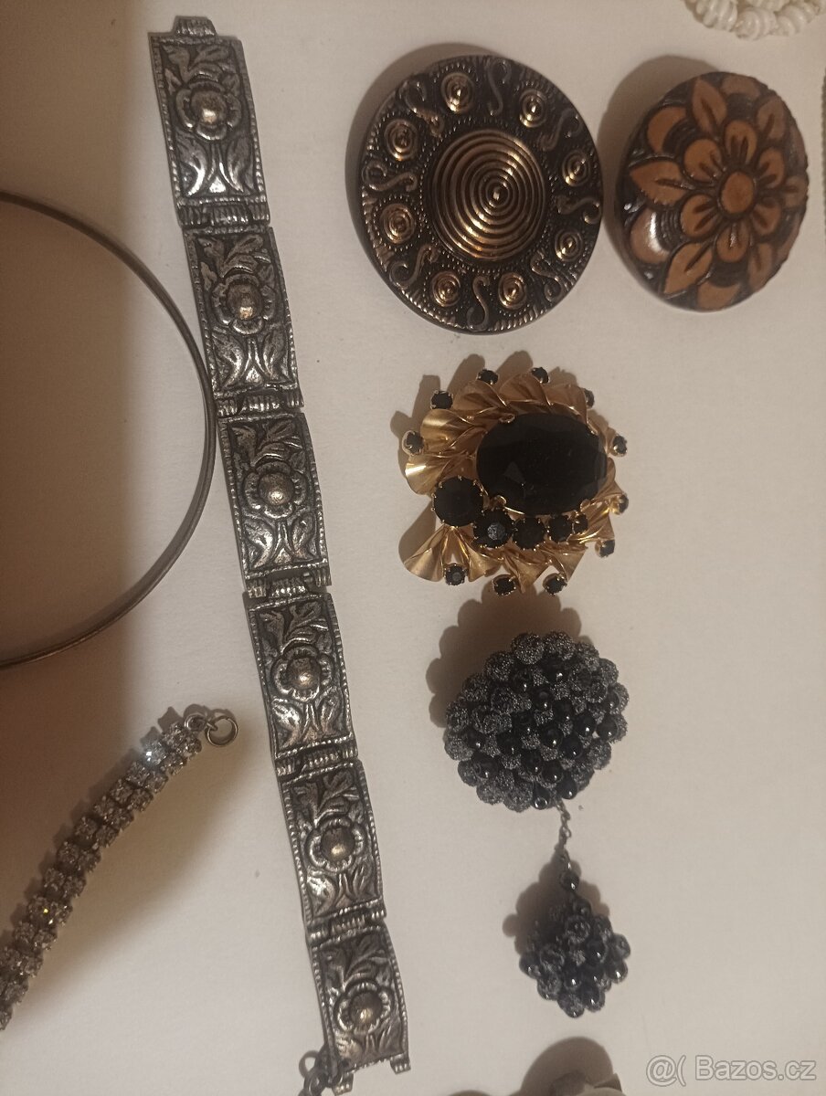 Staré šperky bižuterie - 9