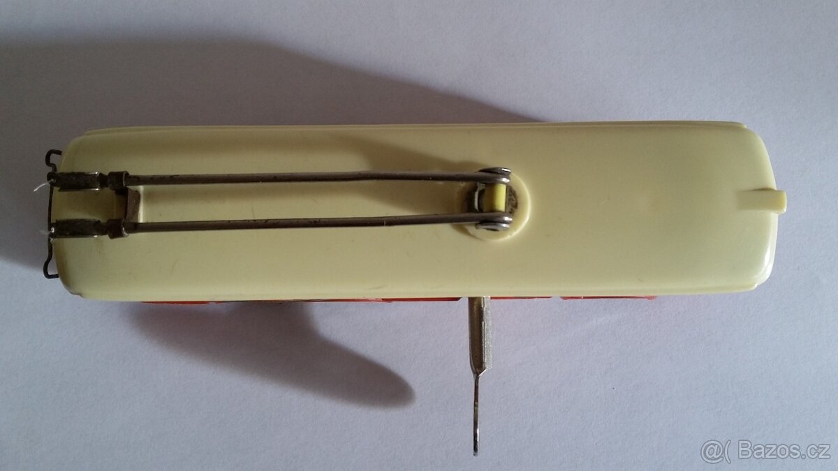 Stará hračka Ites trolejbus Tatra T 400 na klíček - 9