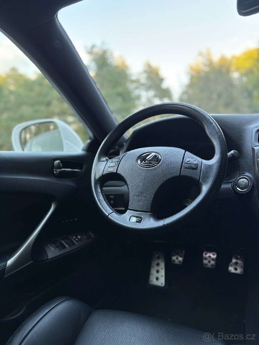 Lexus is 220 f sport - 9