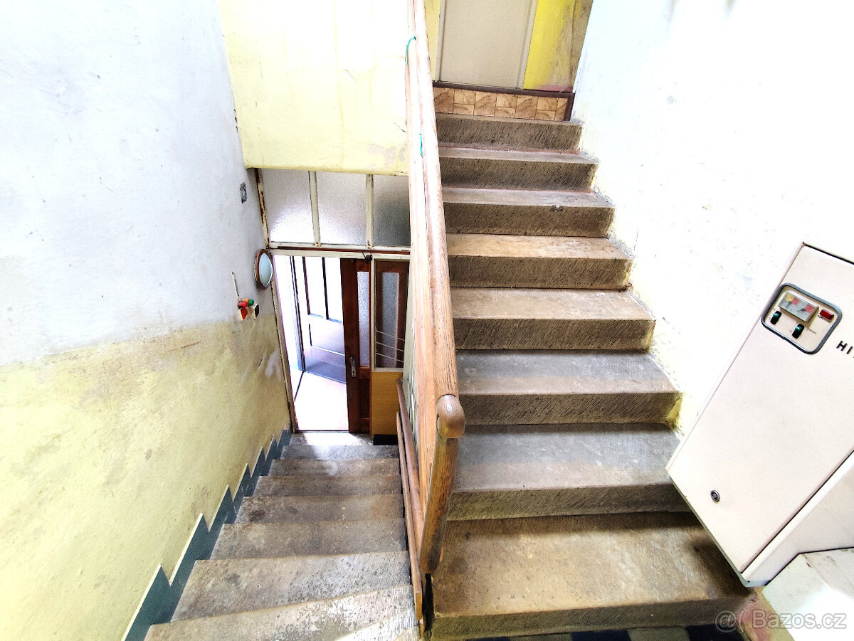 prodej 1/2 Domu + velká zahrada a garáž k tomu. - 9