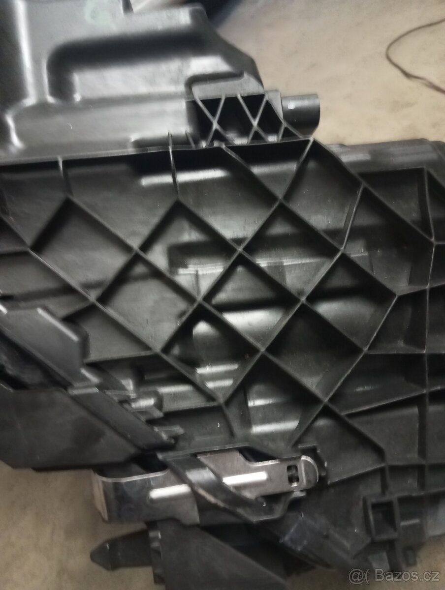 Světla Octavia 4 - 9