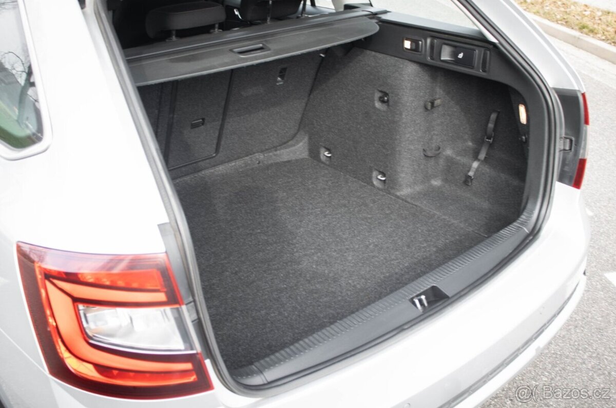 Škoda Octavia Combi 2.0 TDI DSG Scout - 9