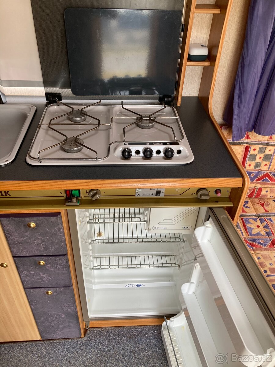 WILK Stern, karavan pro 4 osoby, WC, kuchyně, stan - 9