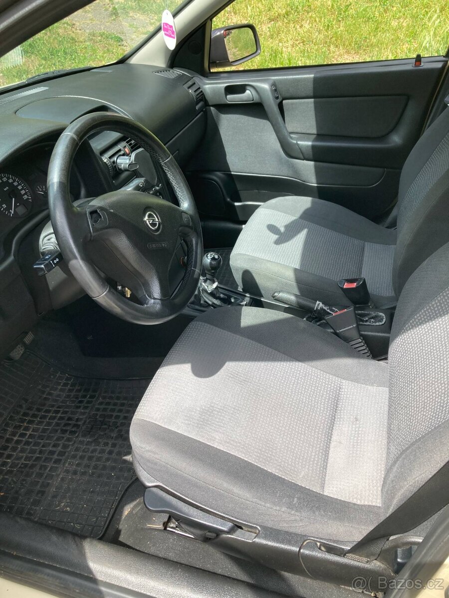 Predam Opel astra G 2004 1.6 - 9