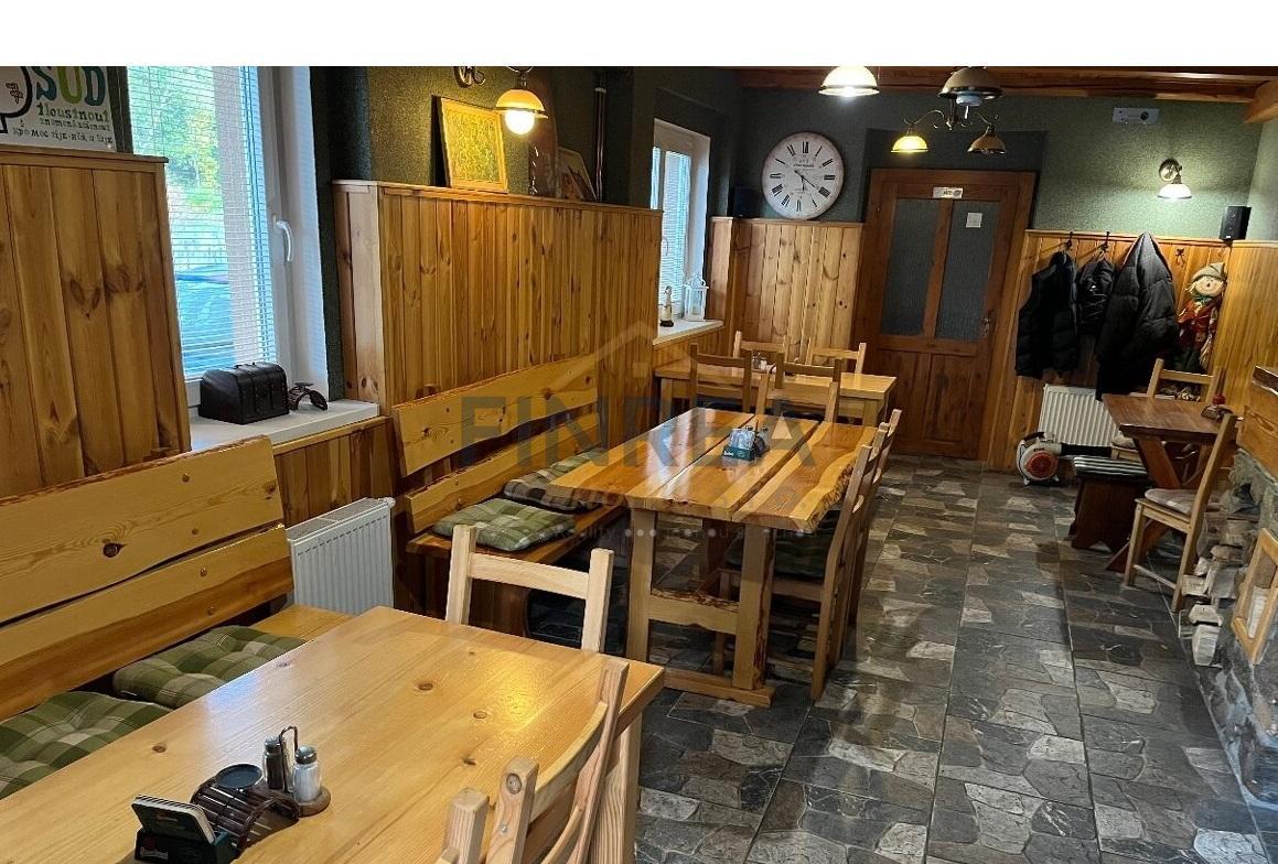 Prodej rodinného domu 5+1 s hospodou, Český Jiřetín, okr. Mo - 9