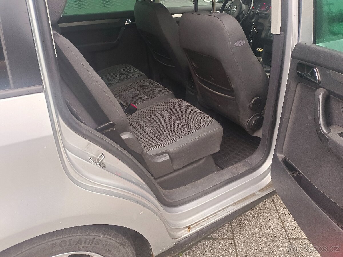 VW Touran 2.0 TDI 100 kW - 9