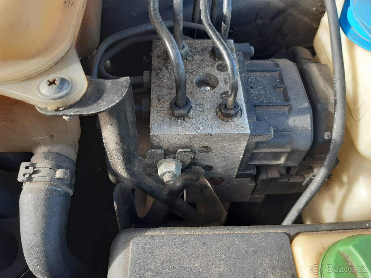 Audi A4 1,8 20V 1999 Avant - díly - 9