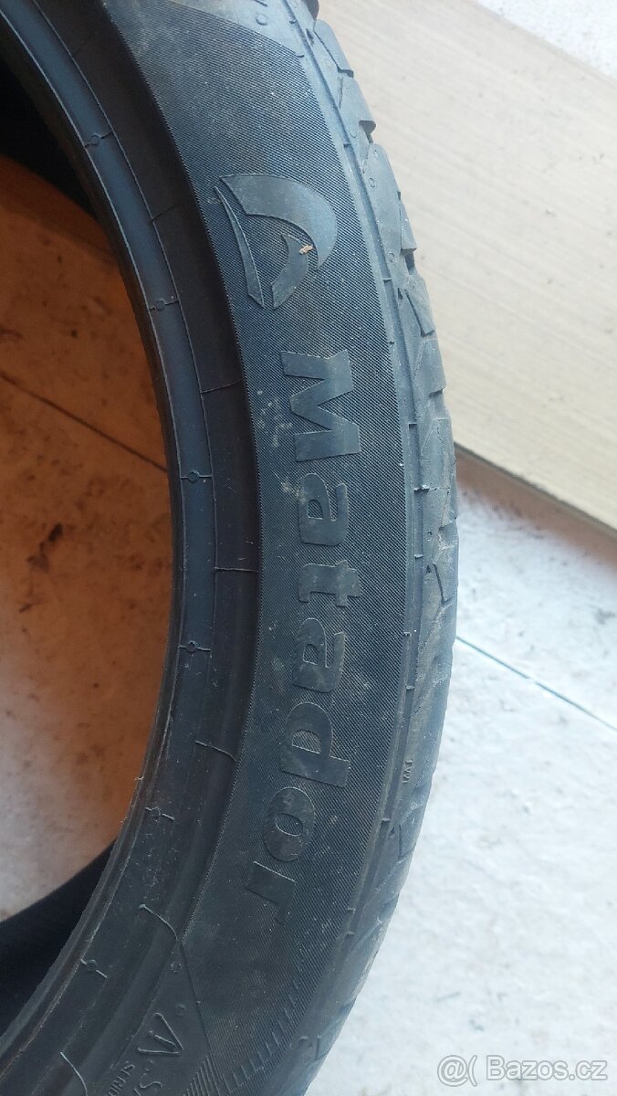 Letní 235/40/18 - 9