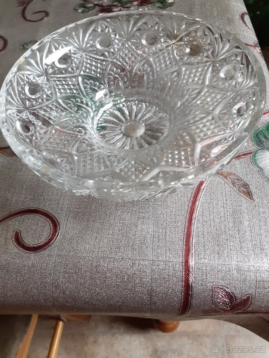 Starožitné mísy,broušené misky - 9