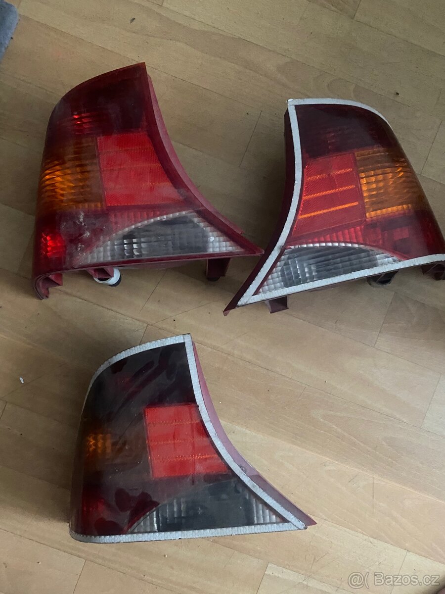 Ford focus mk1 sedan - 9