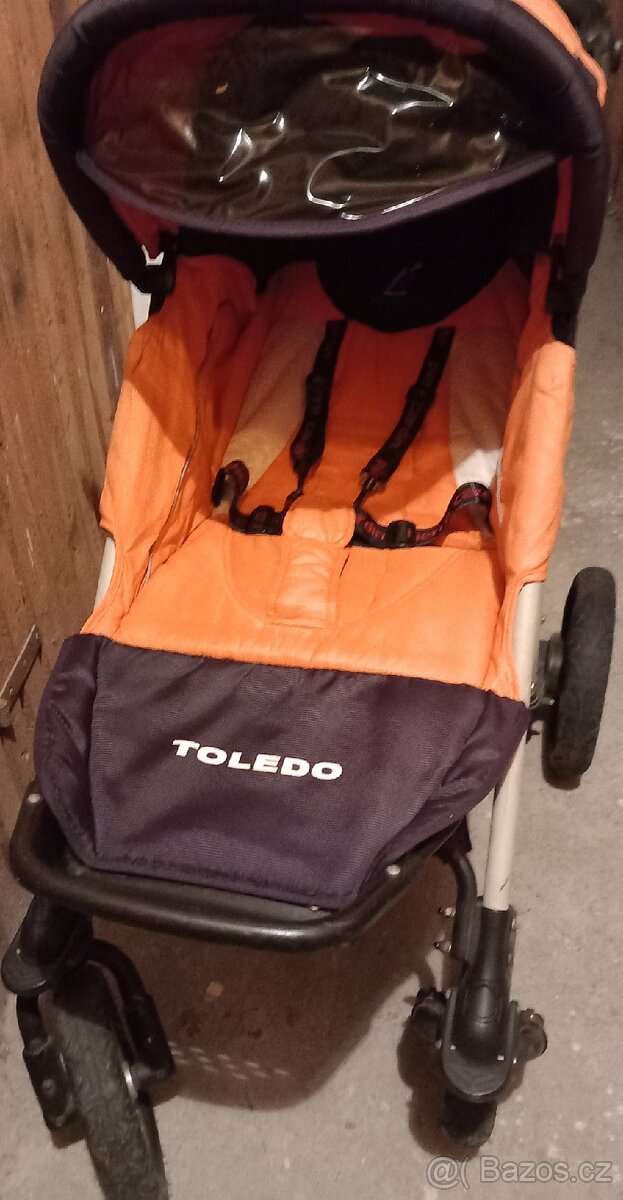 Kočárek dvoukombinace Pierre Cardin - 9