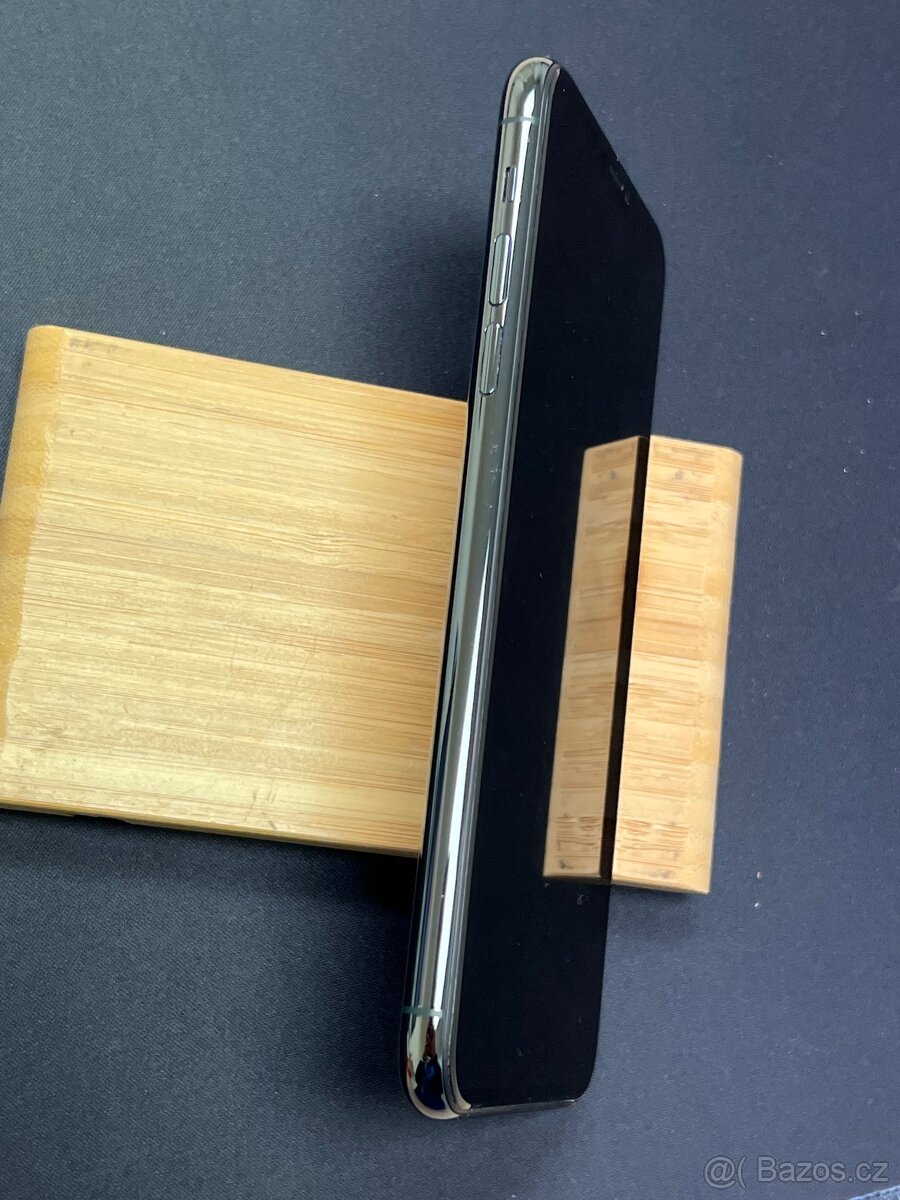 Apple iPhone 11 Pro Max 64GB Zelený 100% baterie - 9