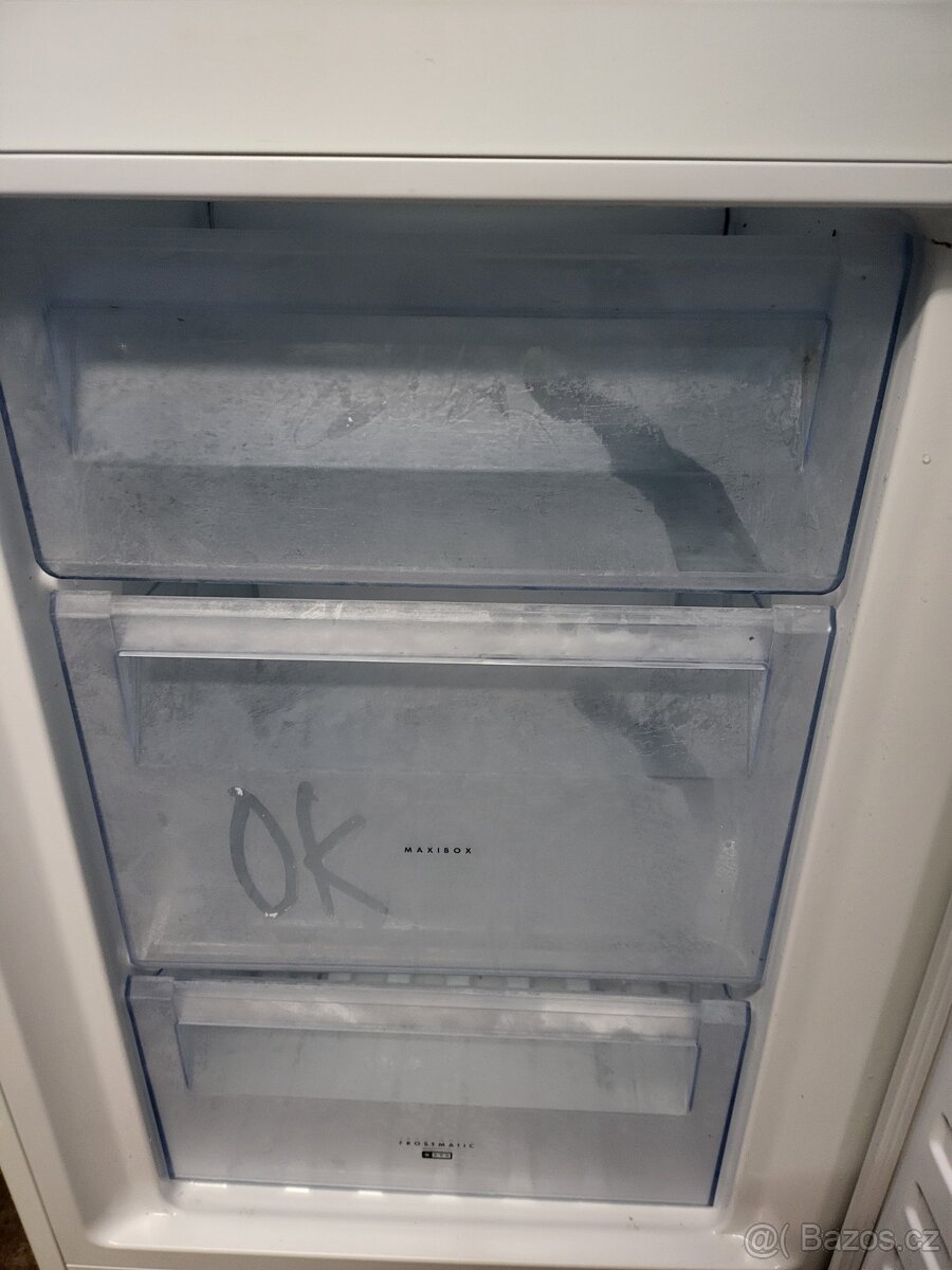 vysoká lednice AEG, dvoudvéřová - - 9