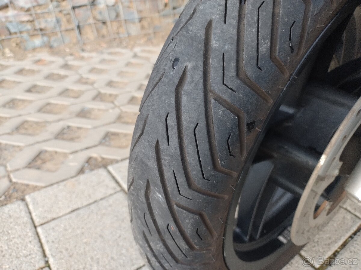 Aprilia SR MAX 125 - 9