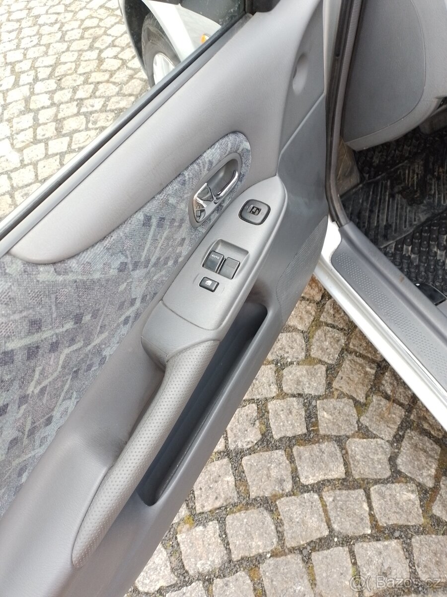 Mazda 323 LPG eko poplatek zaplacen - 9