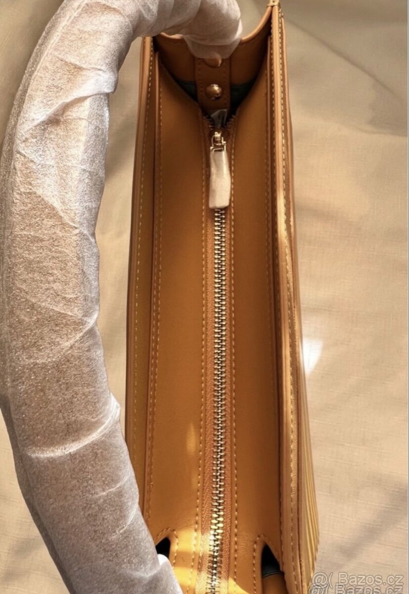 Nová kožená kabelka do ruky (Vuch) - 9