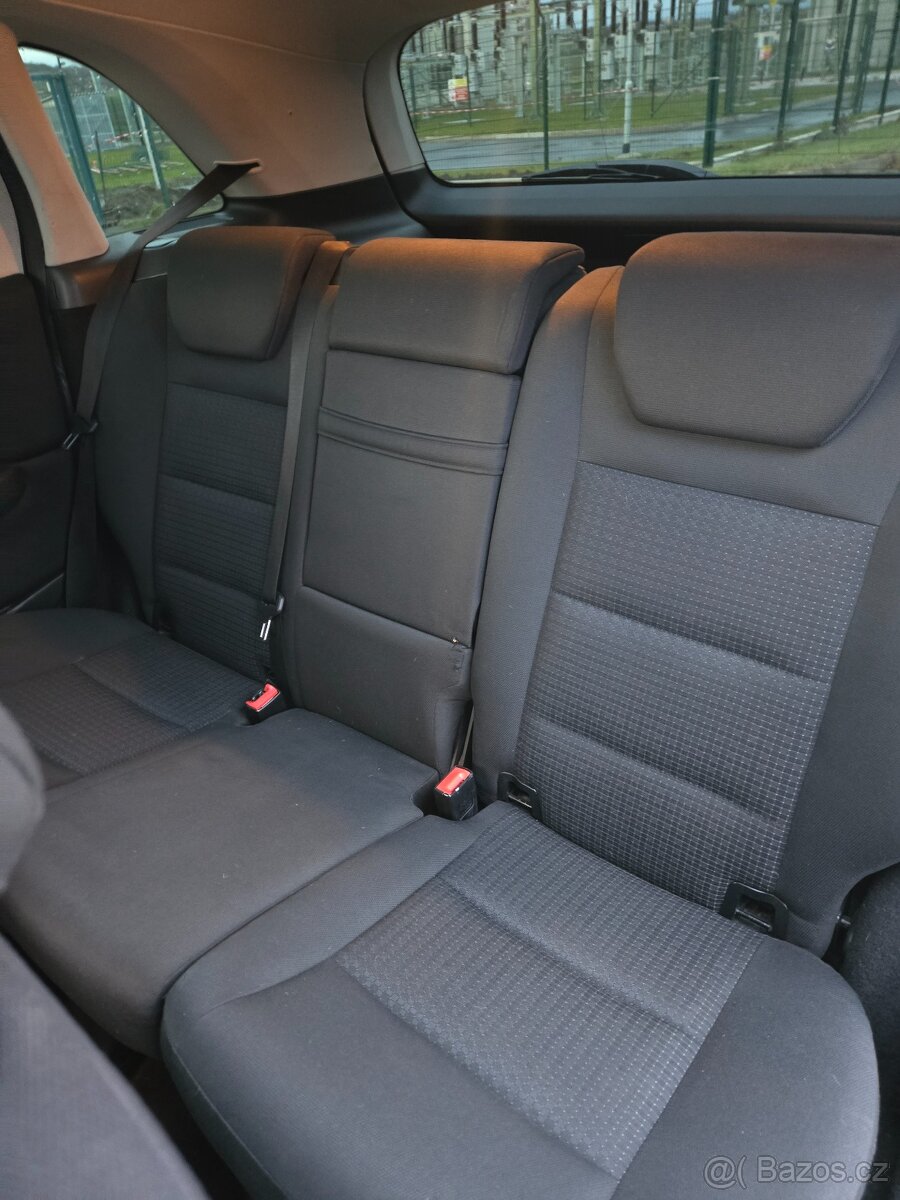 Mercedes-Benz B - 9
