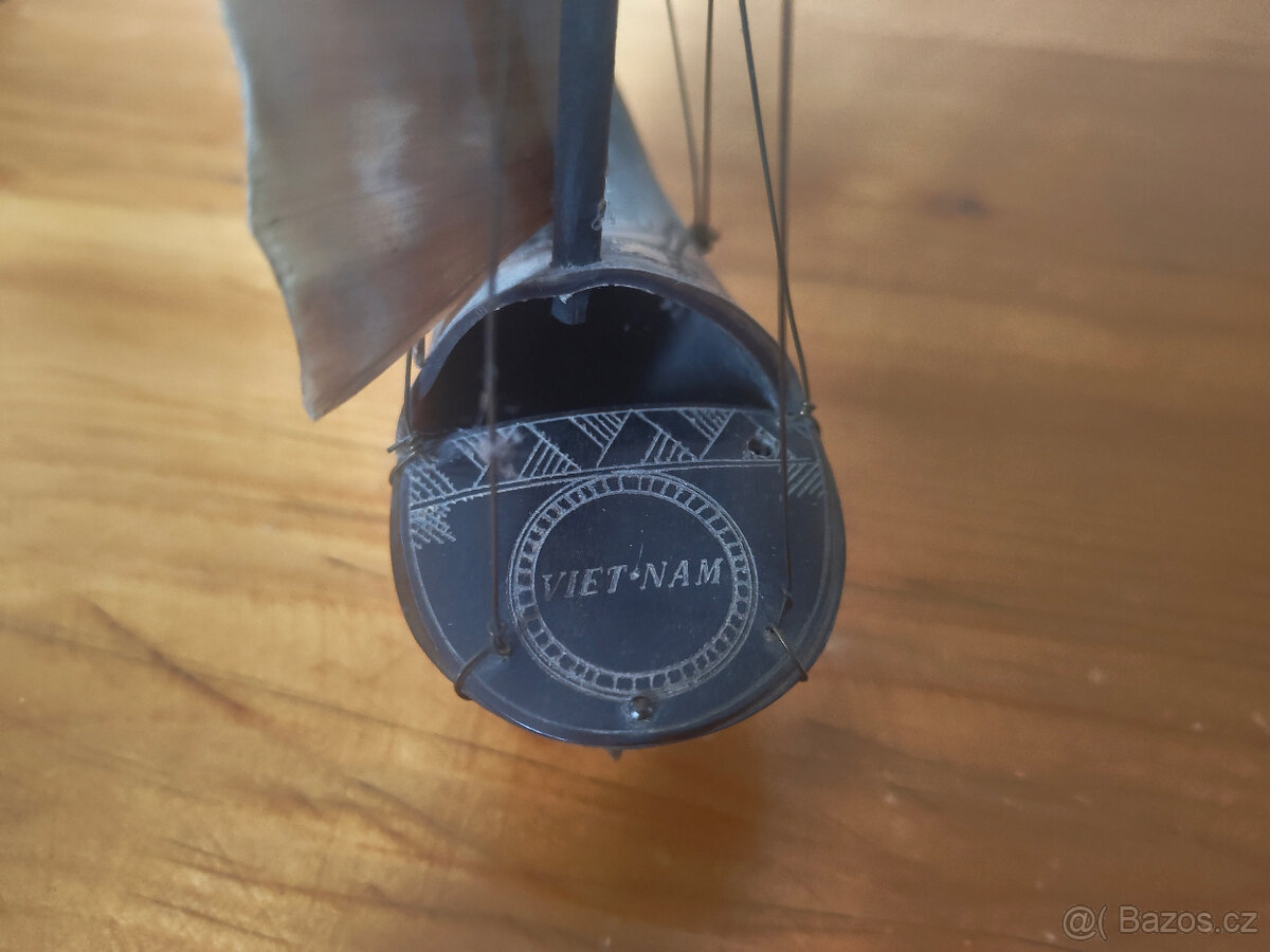 Starožitné lodě z rohoviny - 9