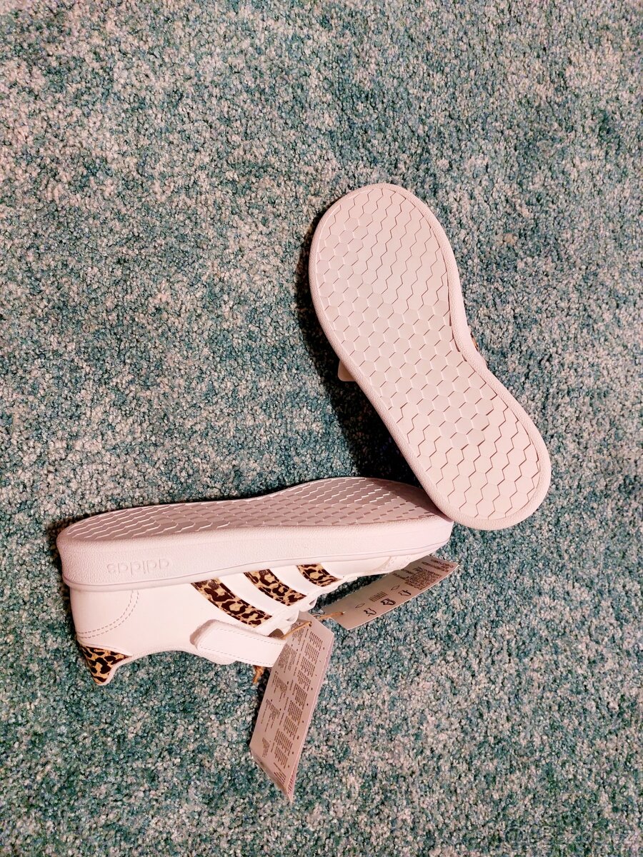 Adidas v. 31 Nové - 9