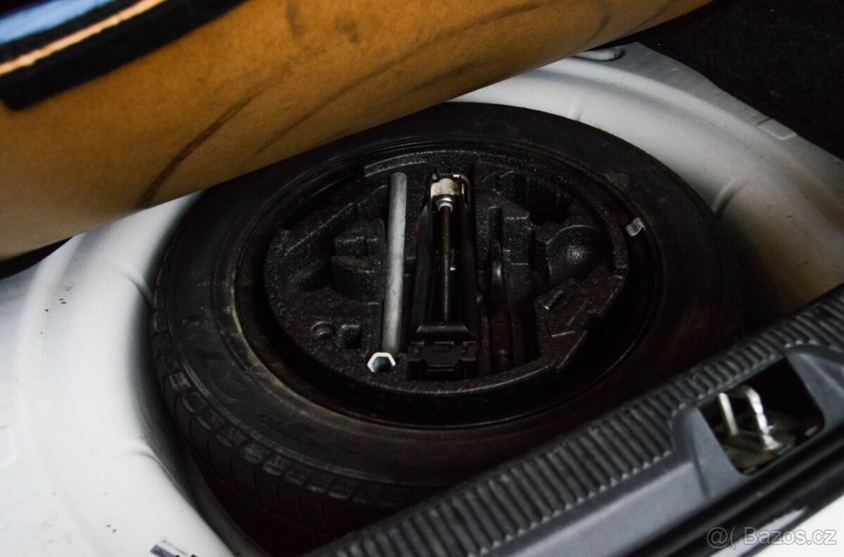 Škoda Octavia Combi 2.0 TDI Ambiente - 9