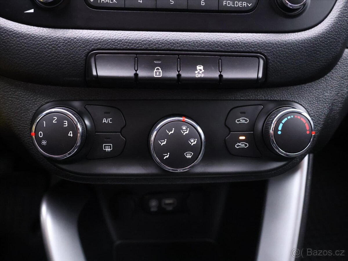 Kia Ceed 1,6 GDi 99kW Comfort Plus CZ (2017) - 9