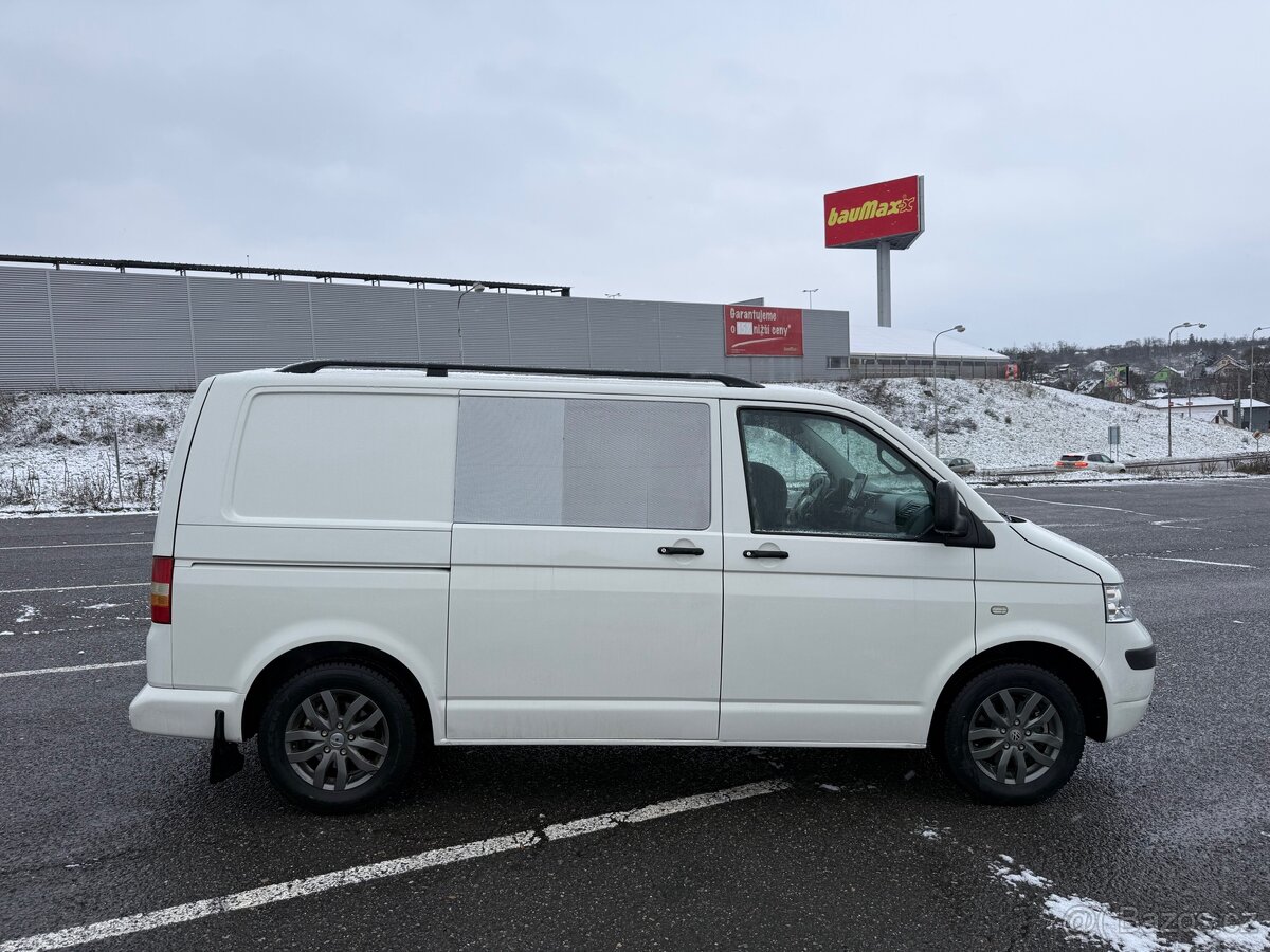VW Transporter T5 6 Míst - 9
