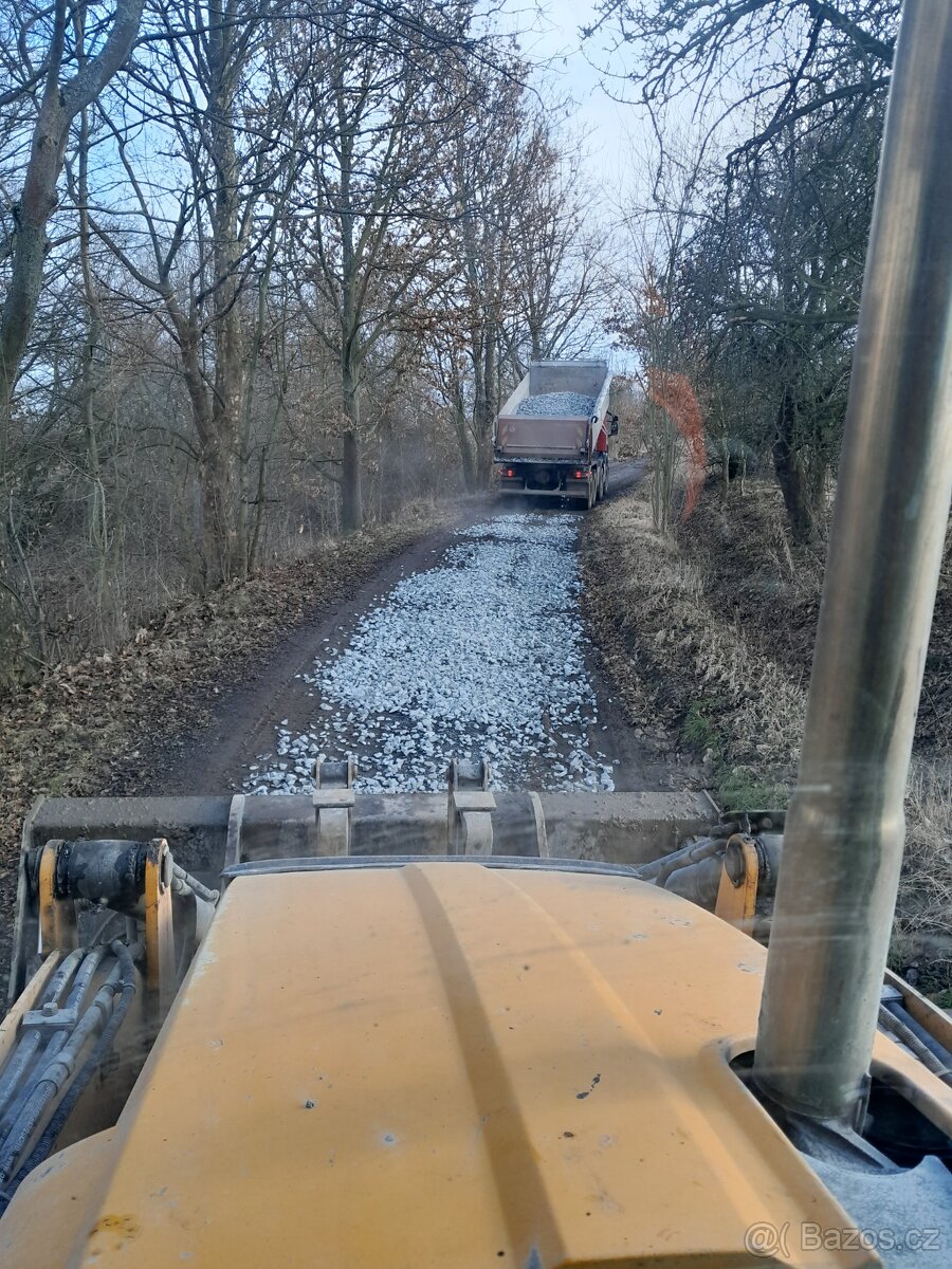 Strojník kolových a pásových rypadla JCB - 9