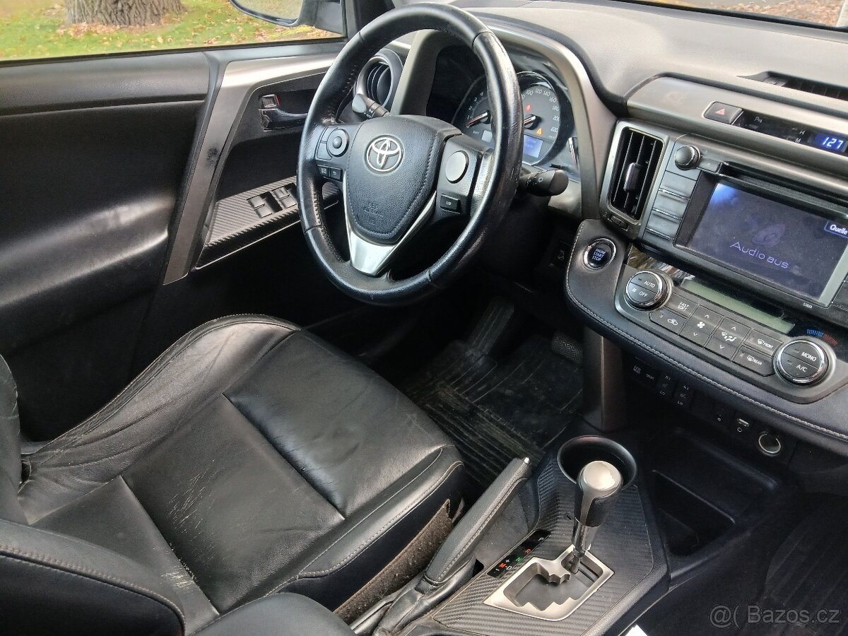 RAV4 2,2D 110KW 4X4 AUTOMAT TV 2013 - 9