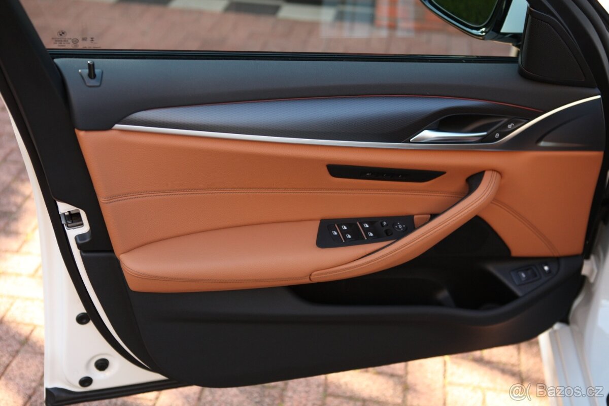 BMW 530e Touring xDrive °M-packet°Laser°V Zaruke do 6/2026 - 9