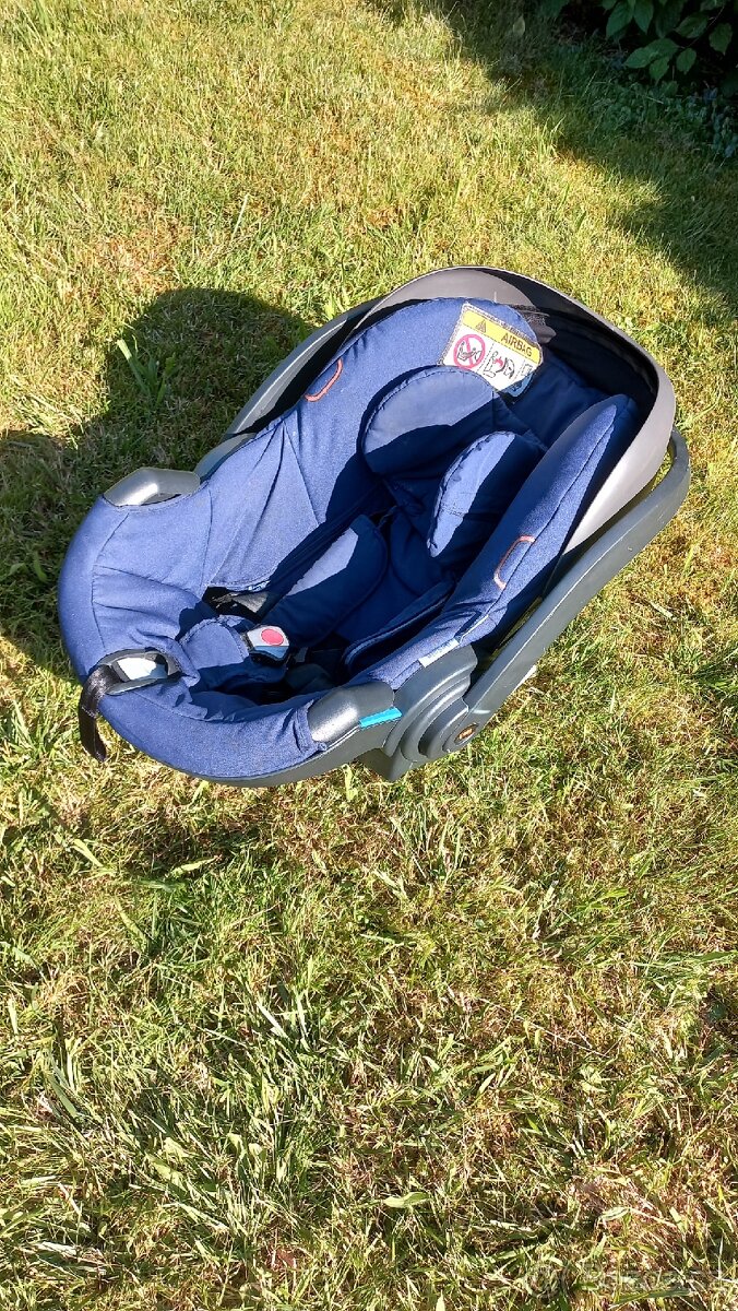 Stokke Xplory 3v1 + iZi základna (Deep Blue) - 9