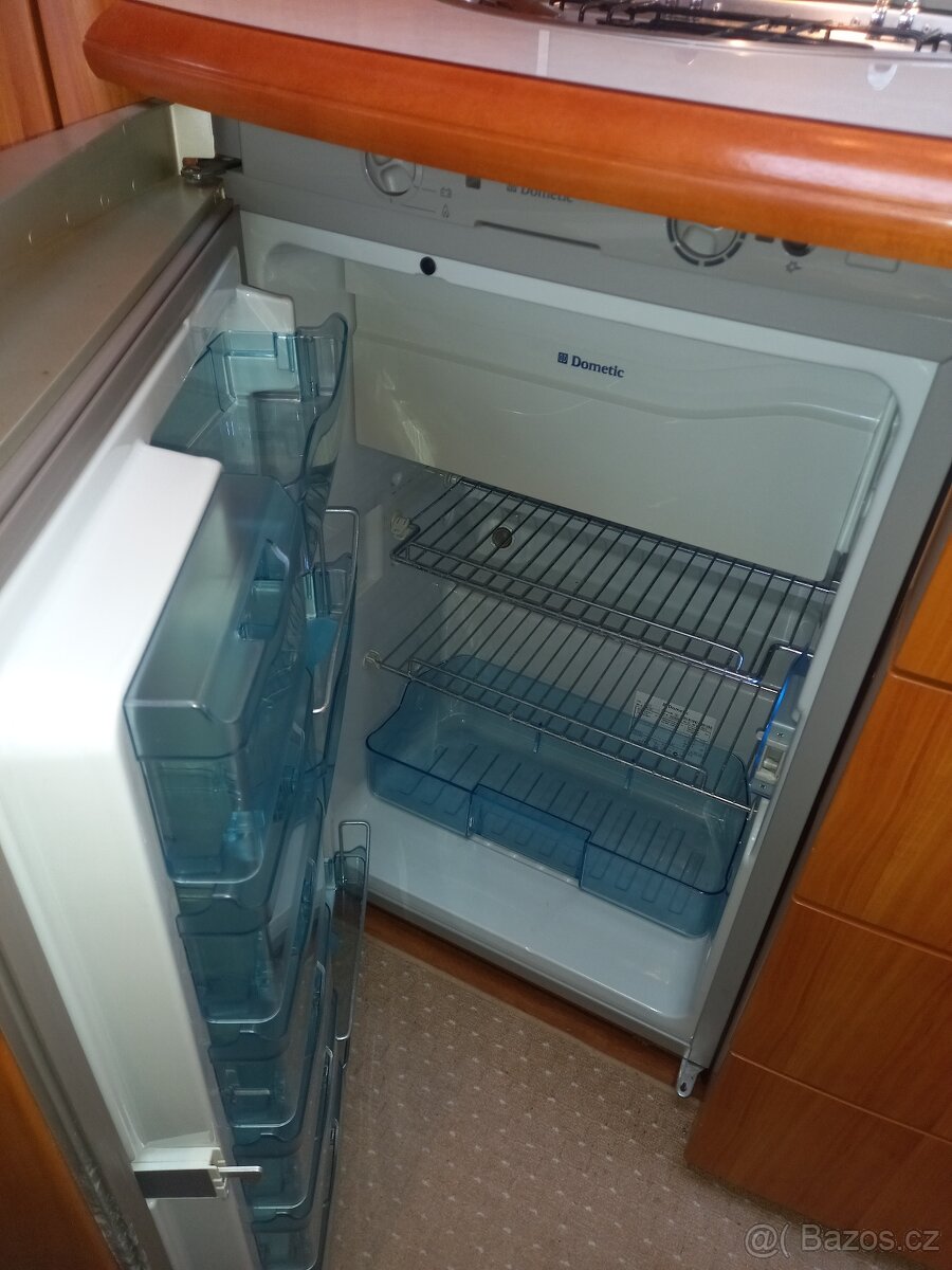 Prodám karavan HOBBY EXCELLENT 500 KMFE - 9