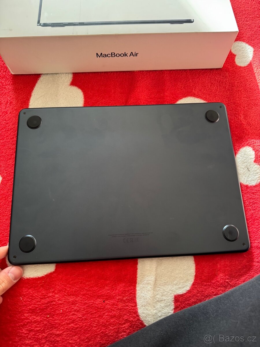 Macbook Air M3 8/256 - 9