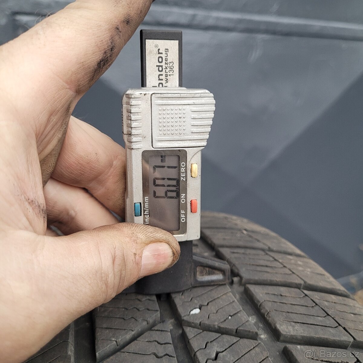 215/55R17 zimní pneu - 9