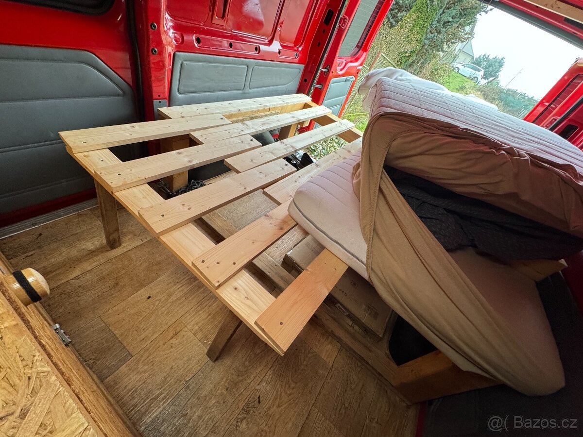 Obytná dodávka Ford Transit 2007 - 9