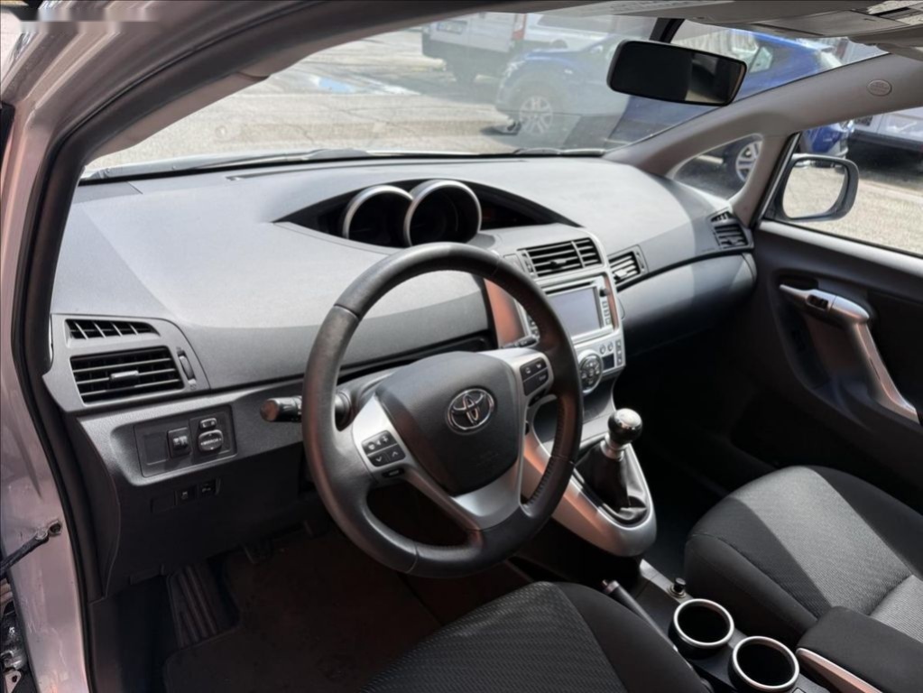 Toyota Verso,1,6 VVTi - 9