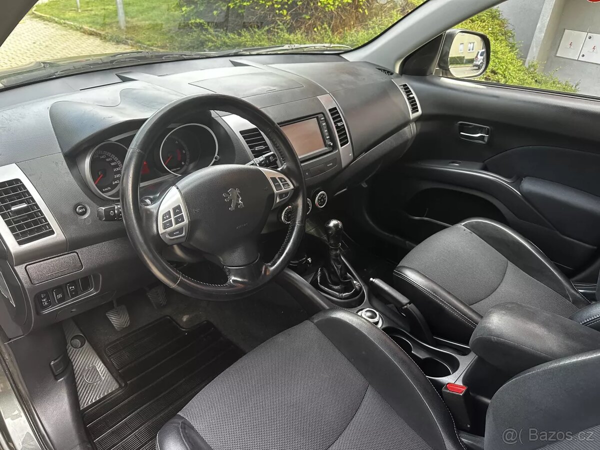 Peugeot 4007 2.2 HDi 4x4 SUV 7 míst Kůže Navi Tažné 2 tuny - 9