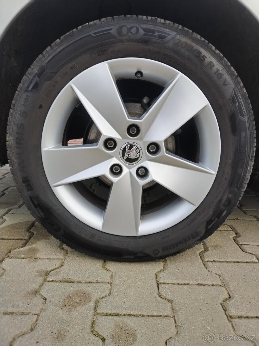 Škoda Octavia III 2019 koupeno ČR BENZÍN - 9