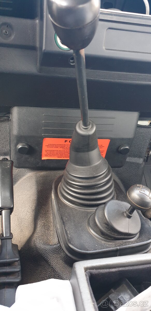 Land Rover Defender 90,, 2,5 Td5,, 90 KW, - 9