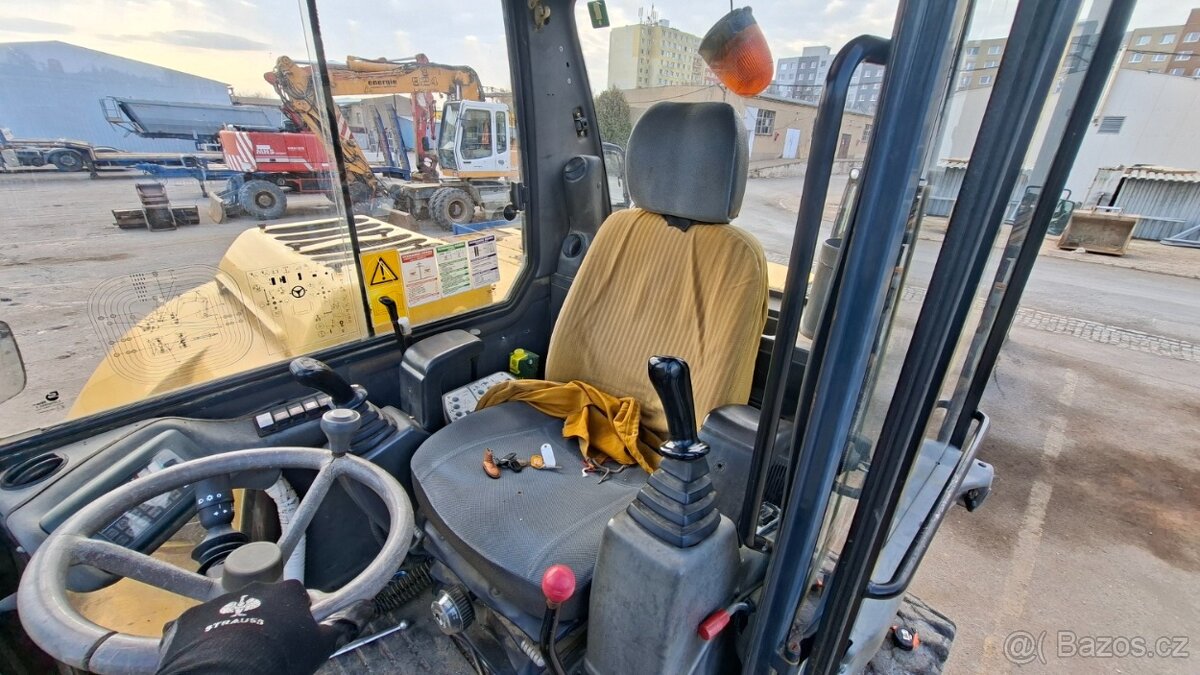 KOMATSU PW 110 - 9