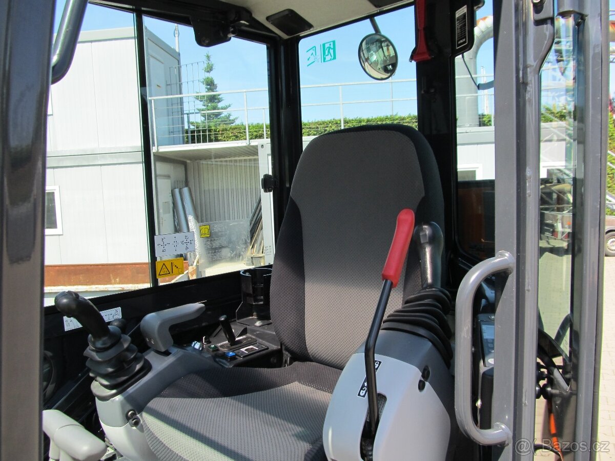 Hitachi ZAXIS 26U - 9