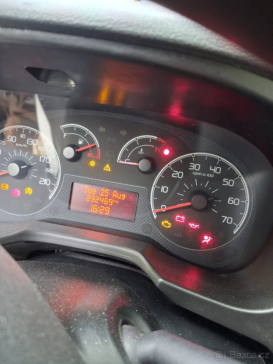 FIAT FIORINO 1,4i rok 2015 - 9