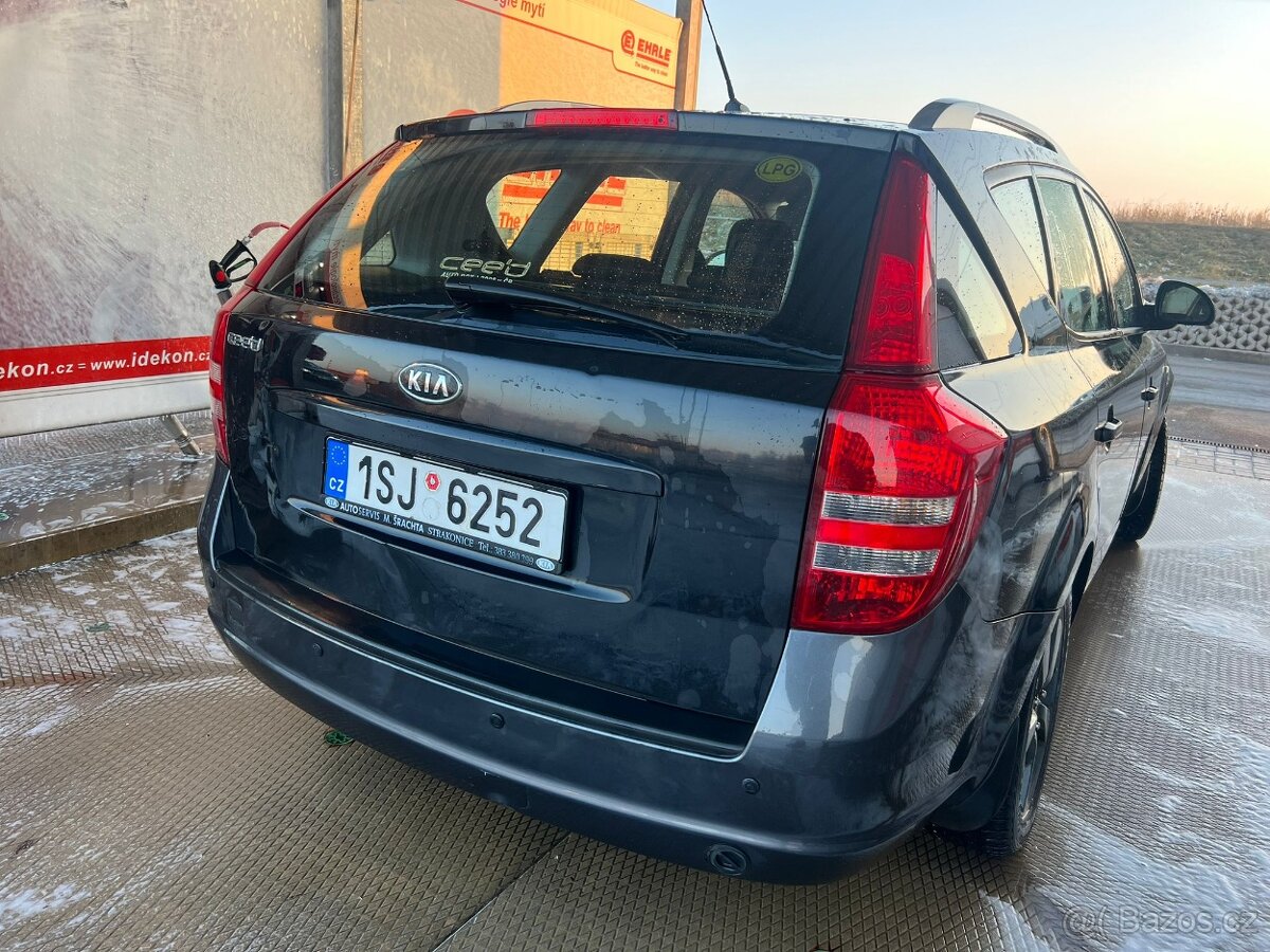 Kia Ceed 1.4i + LPG. Rok 2010. Tempomat. Klima - 9