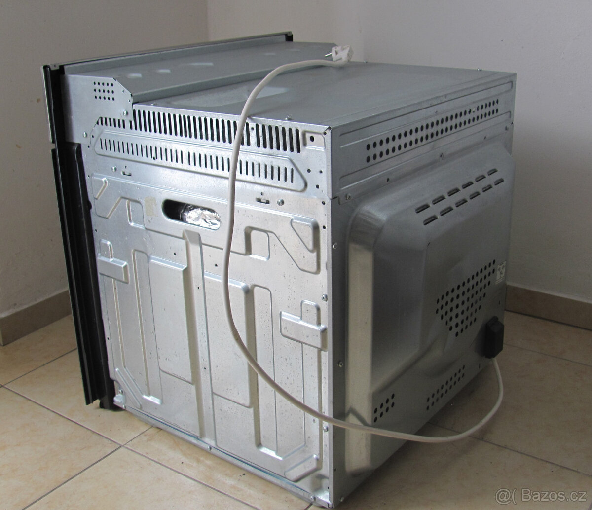 VESTAVNÁ TROUBA GORENJE- GRIL - 9