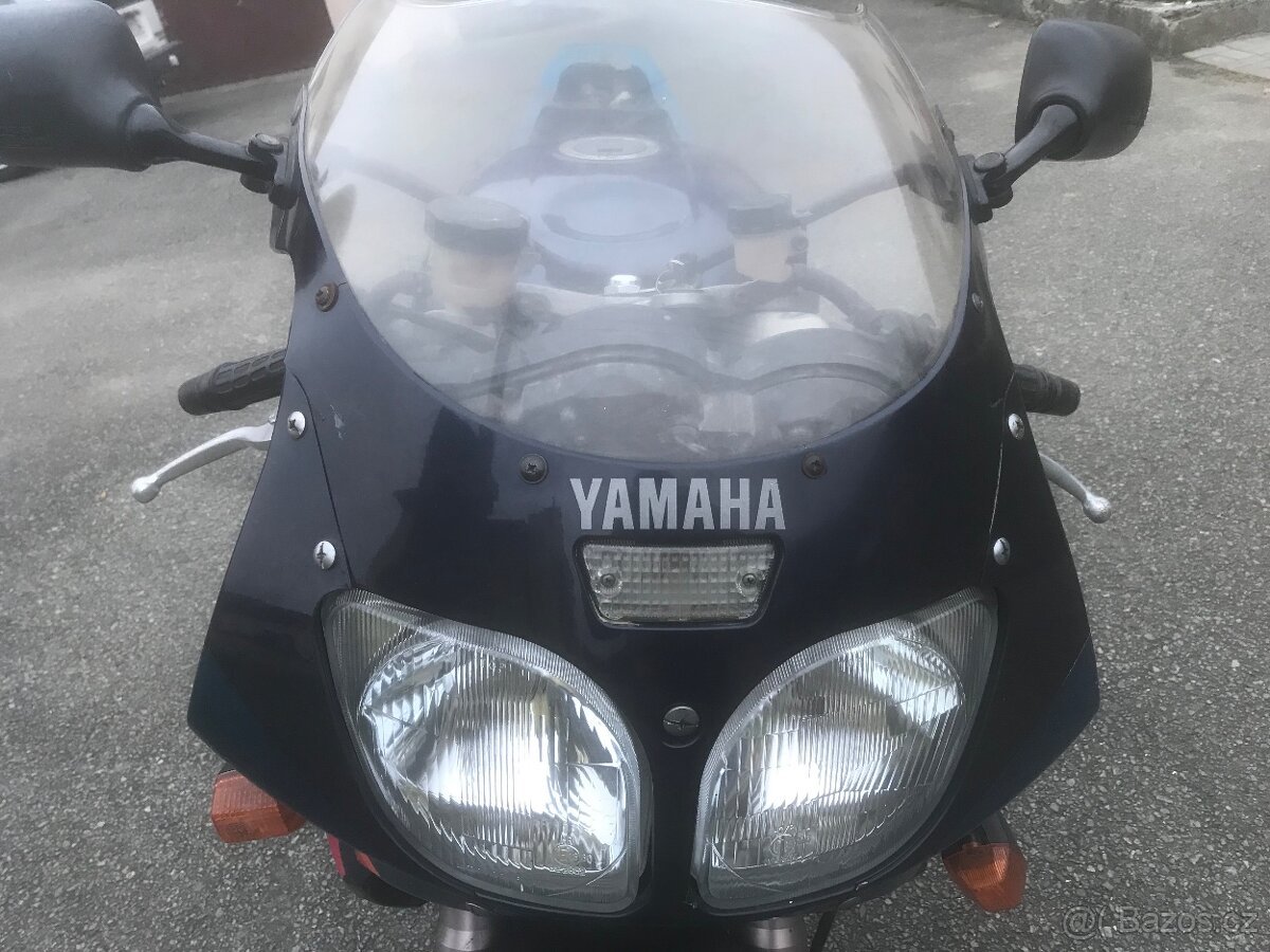 Yamaha YZF 750R - 9
