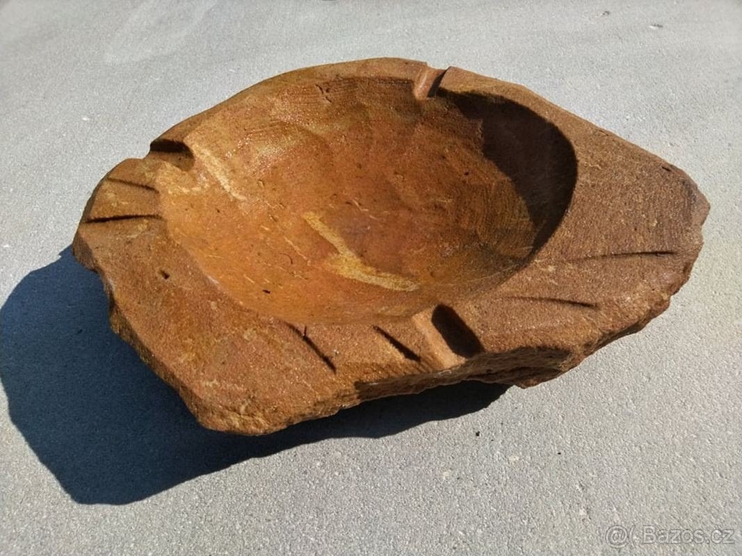 Kamenné popelníky - 9