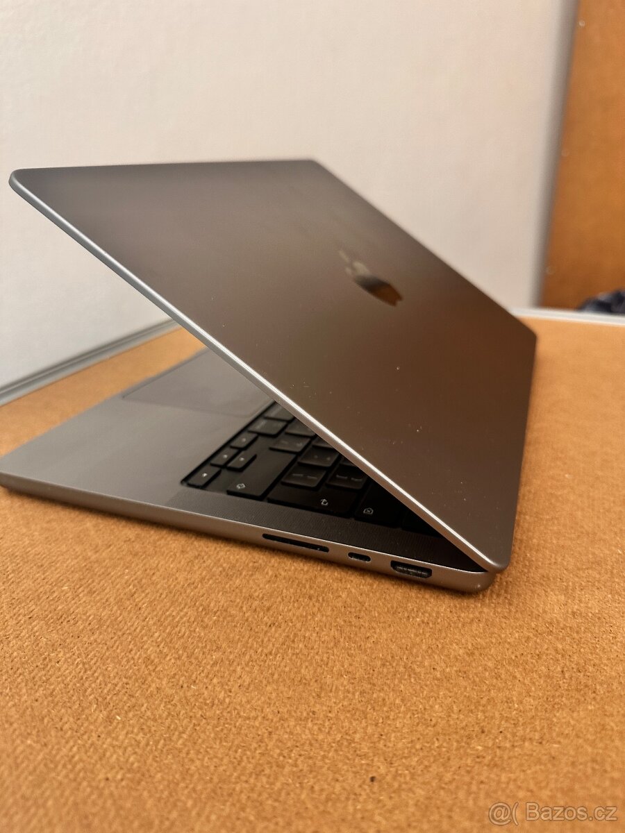 MacBook Pro 14" (M1 Pro, 10-core CPU, 32 GB RAM, 512 GB SSD - 9