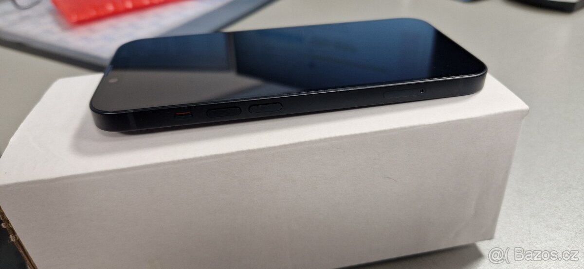 Apple iphone 14 128gb černý - 9