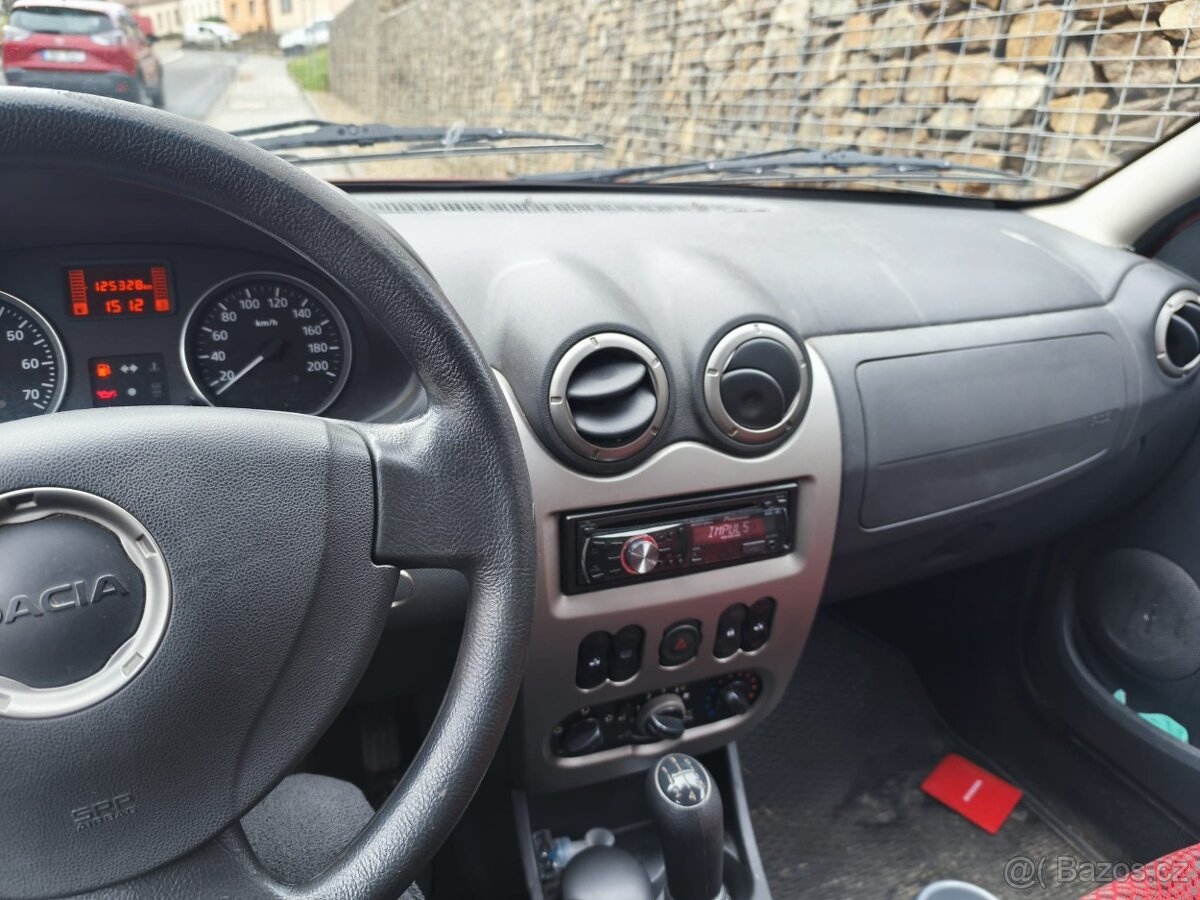 Dacia Sandero stepway 1.6 - 9