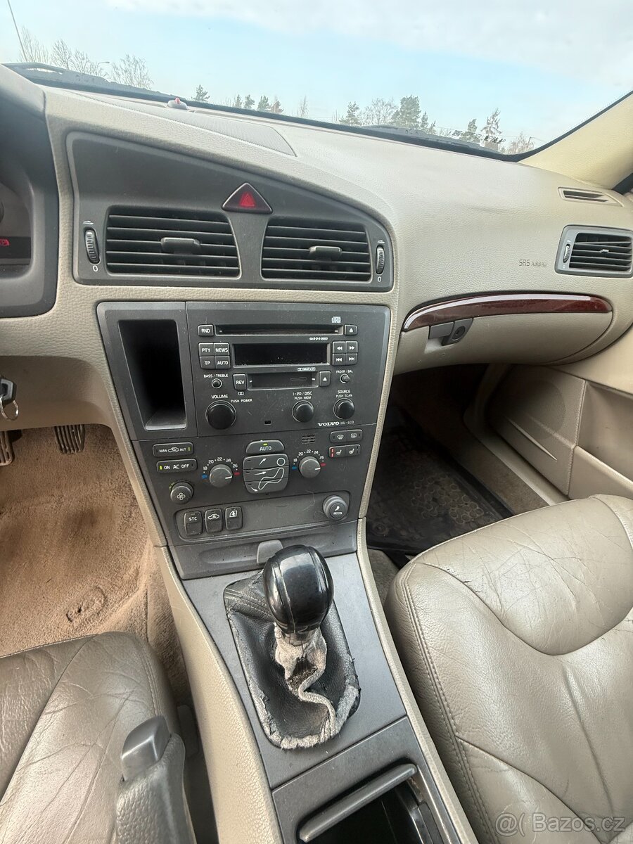 Volvo V70 2,5 Kombi STK 08/2027 - 9