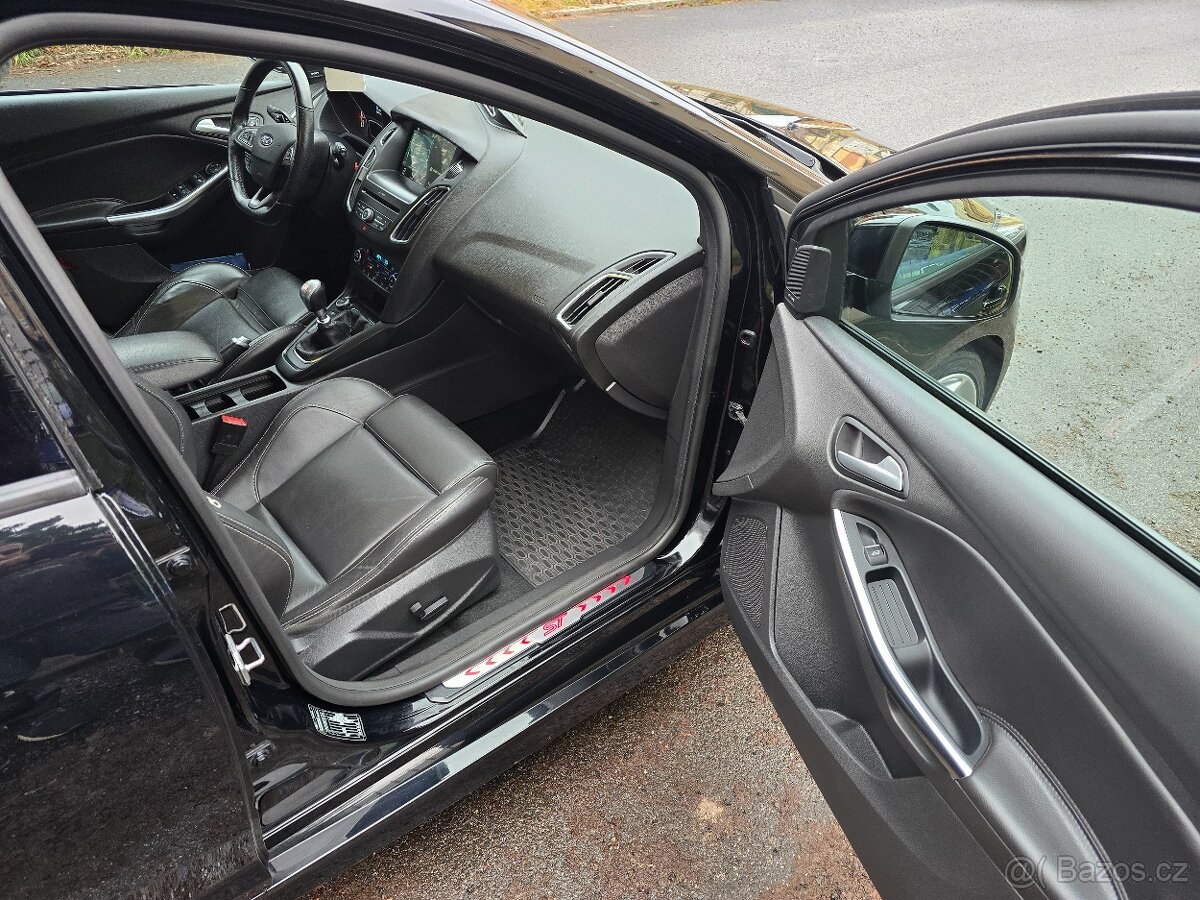 Ford Focus ST 250 ecoboost - 9